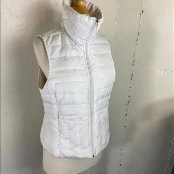 Kenneth‎ Cole Reaction M White puffer vest - Picture 3 of 9